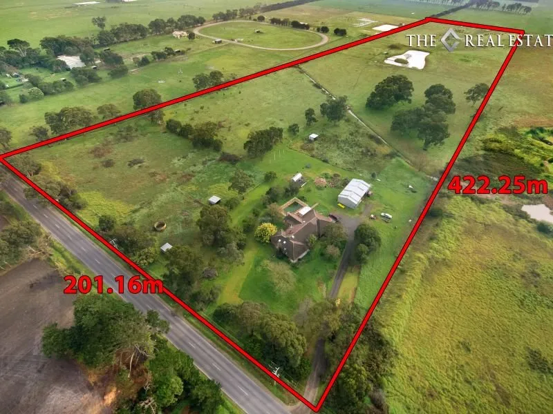 Over 80,000m2 of tranquillity, lifestyle and potential.