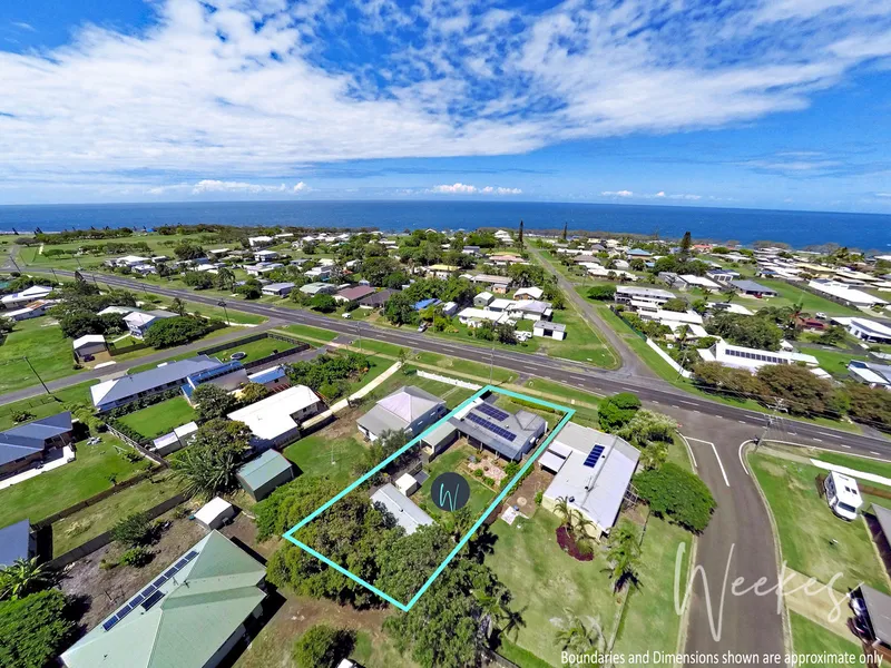 COASTAL LIVING AT ITS FINEST - HOME PLUS A BONUS RETREAT!