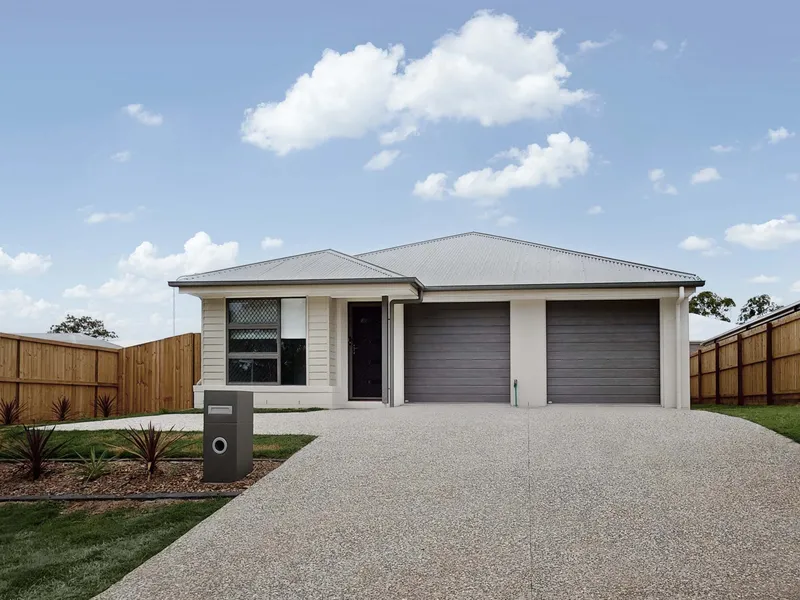 Discover Your Ideal Home in Logan Reserve!