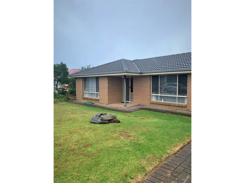 CONVENIENTLY LOCATED CLOSE TO SCHOOLS, SHOPS & PUBLIC TRANSPORT!