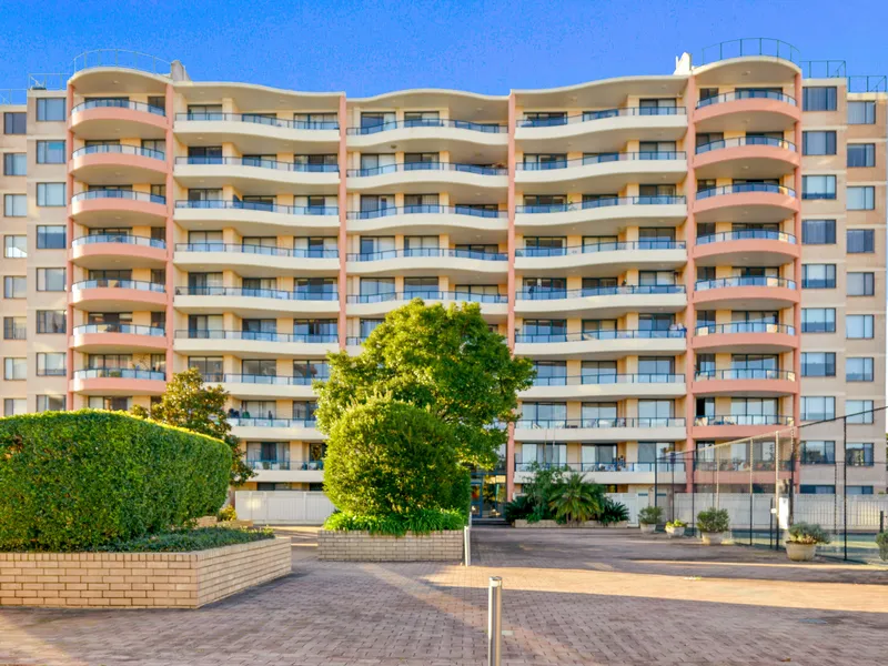 Impeccably Presented Resort Style Apartment