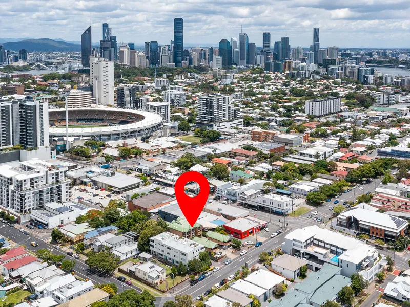 Entry-Level Opportunity minutes from the city