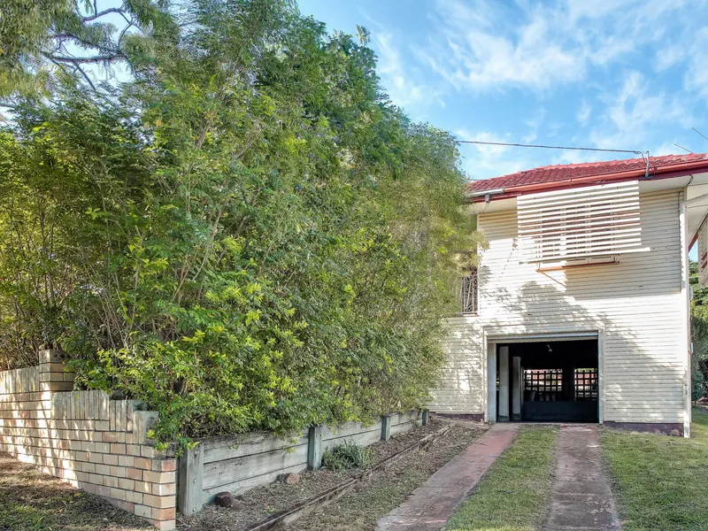 3 Bedroom house with large backyard in a great location.....