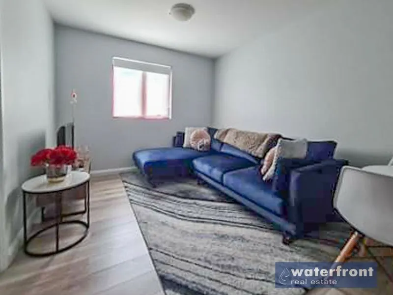 FULLY FURNISHED 1 BEDROOM - GAS/WATER INC.