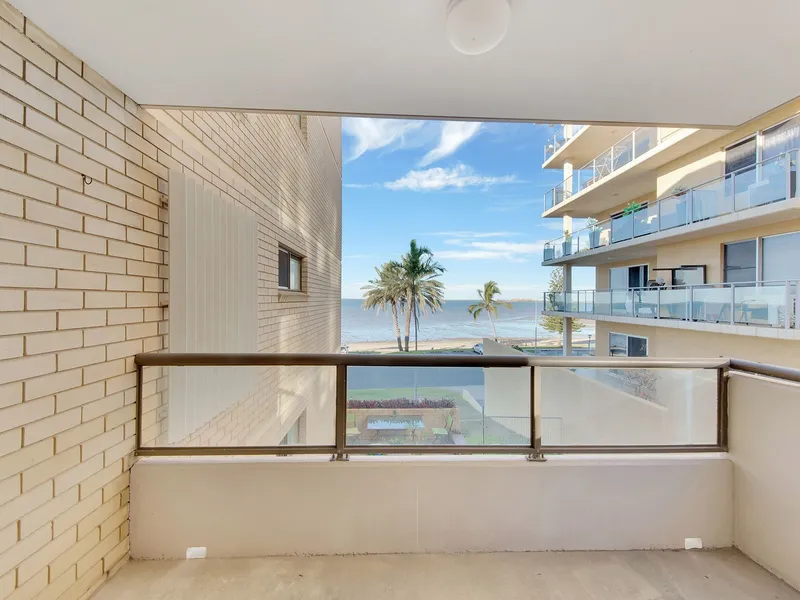 Beachfront Unit, Harbour Vista!