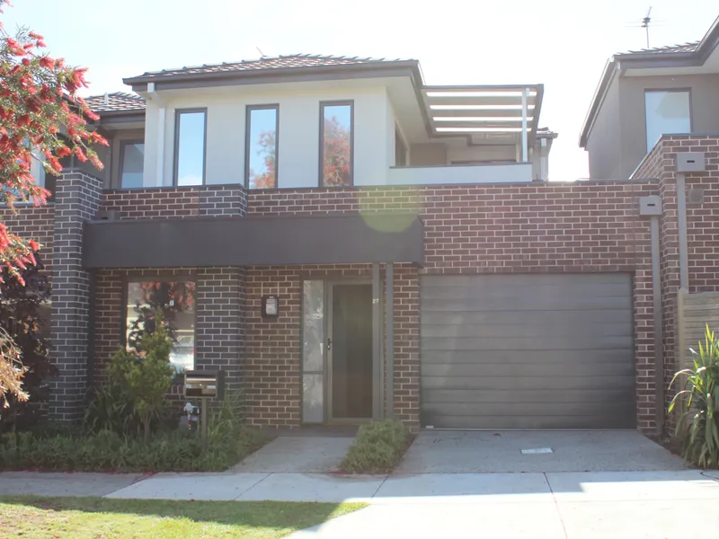 Modern Contemporary Living!