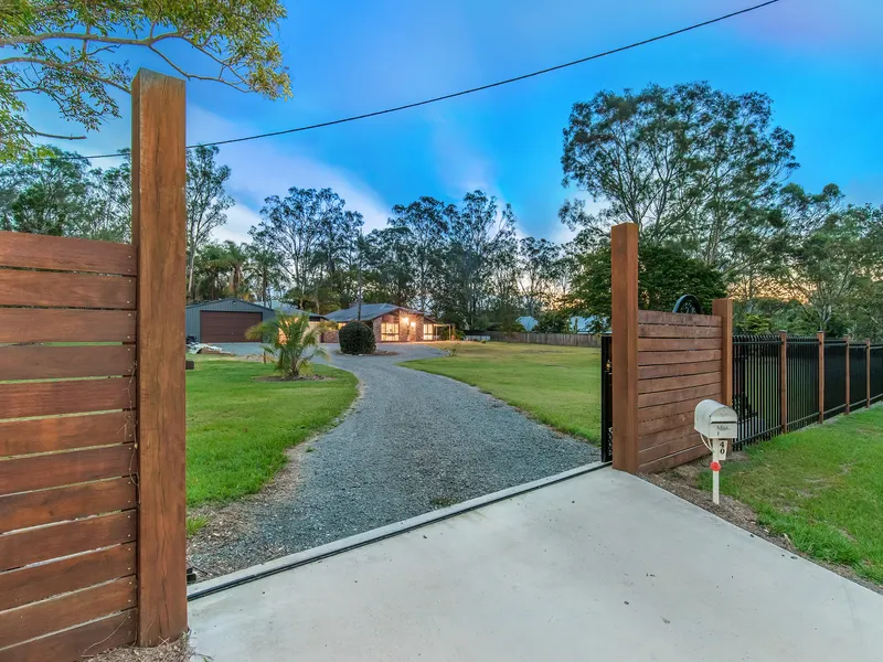 Relaxing Acreage Living