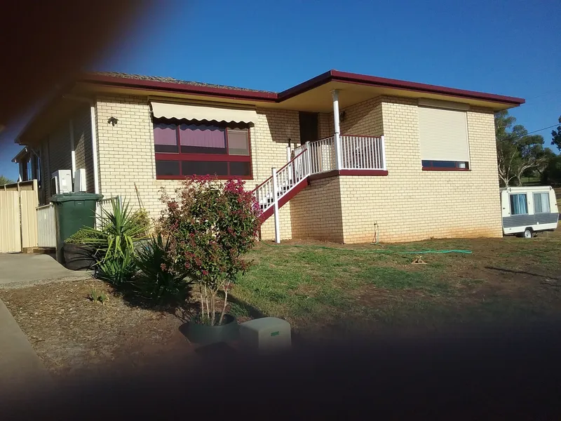 Adore the house  and its beautiful scenic location