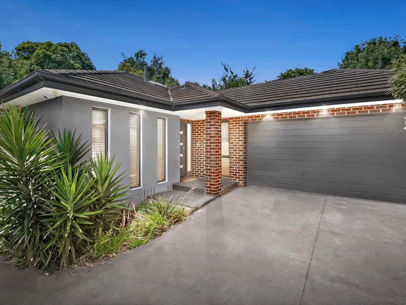SOUGHT-AFTER LOCATION  WITHIN FRANKSTON HIGH ZONE
