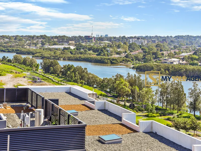 Elevated water views | Convenient location |Multifunctional layout