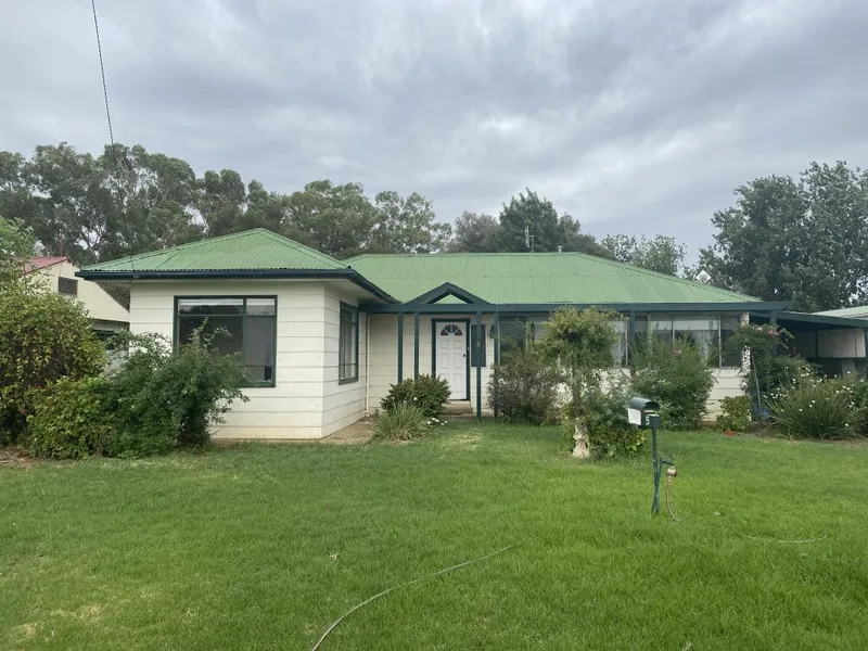 IDEAL FIRST HOME!!!!!