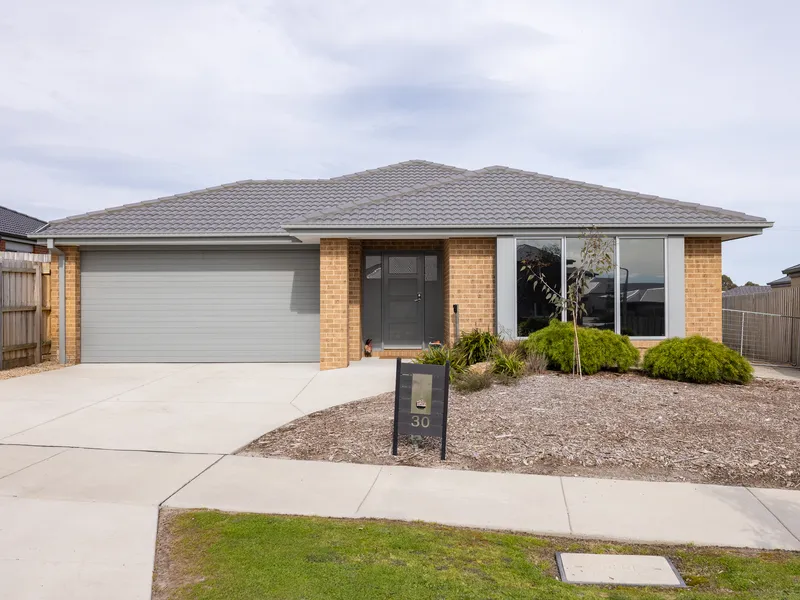 SPACIOUS FAMILY HOME WITH MODERN COMFORTS