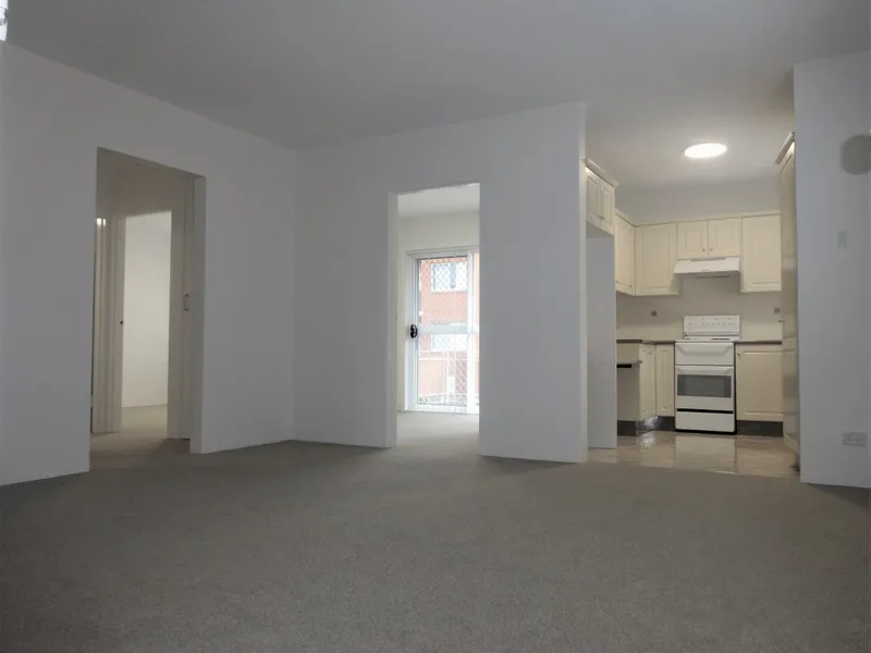 NEWLY RENOVATED THREE BEDROOM APARTMENT