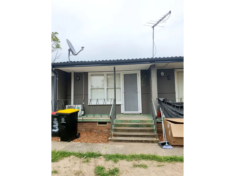 NEWLY RENOVATED STUDIO UNIT