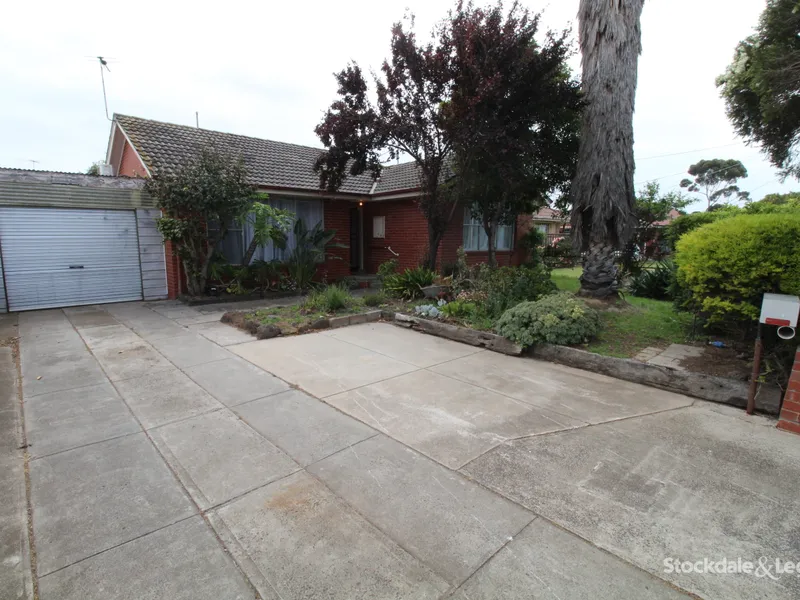 3 BEDROOM FAMILY HOME FOR RENT IN LAVERTON !!