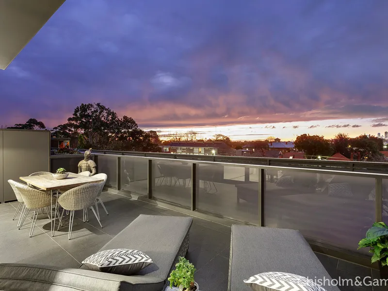 Spectacular city views from the coveted top floor penthouse