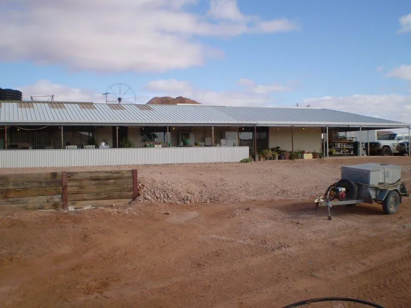 A TOUCH OF LUXURY IN ANDAMOOKA !