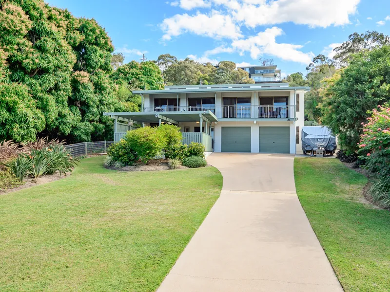 IMPRESSIVE FAMILY HOME WITH SWEEPING HARBOUR VIEWS