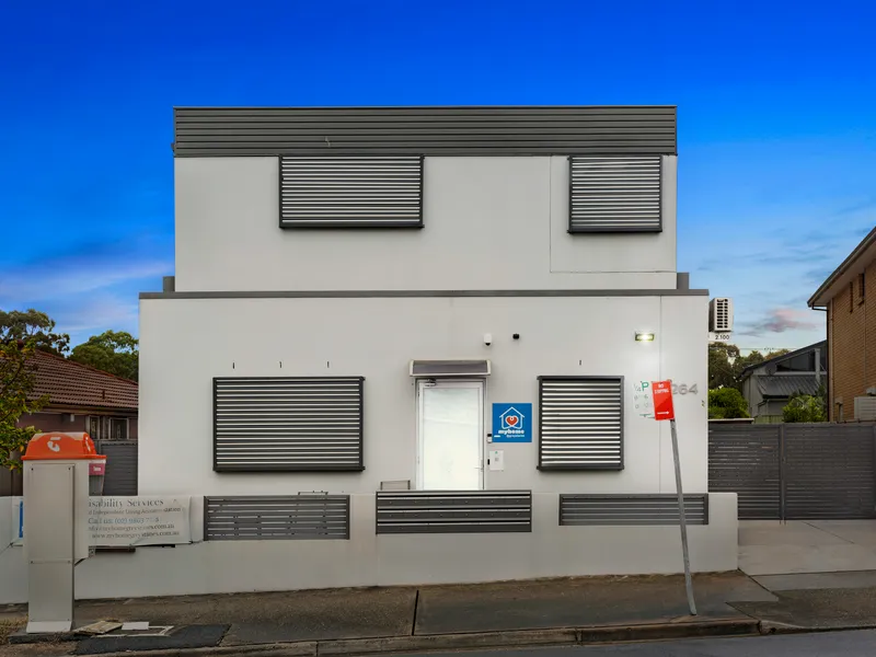 TWELVE BEDROOM BOARDING HOUSE