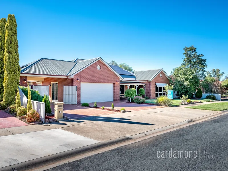 Stunning Home In Quality Kialla Lakes Location