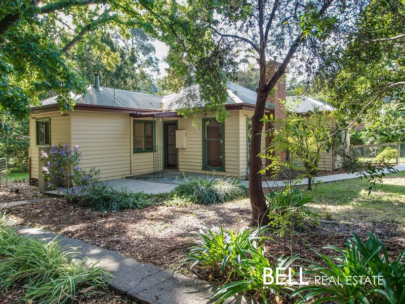 Original Cottage on a Sunny Flat Block – Renovate or Rebuild (STCA)