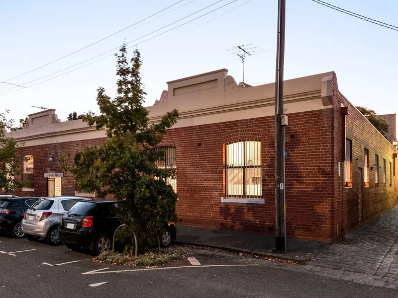 'Station Mews': impressively renovated, ultra-spacious and ideally positioned