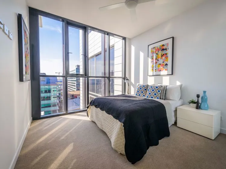 CITY LIVING WITH VIEWS!