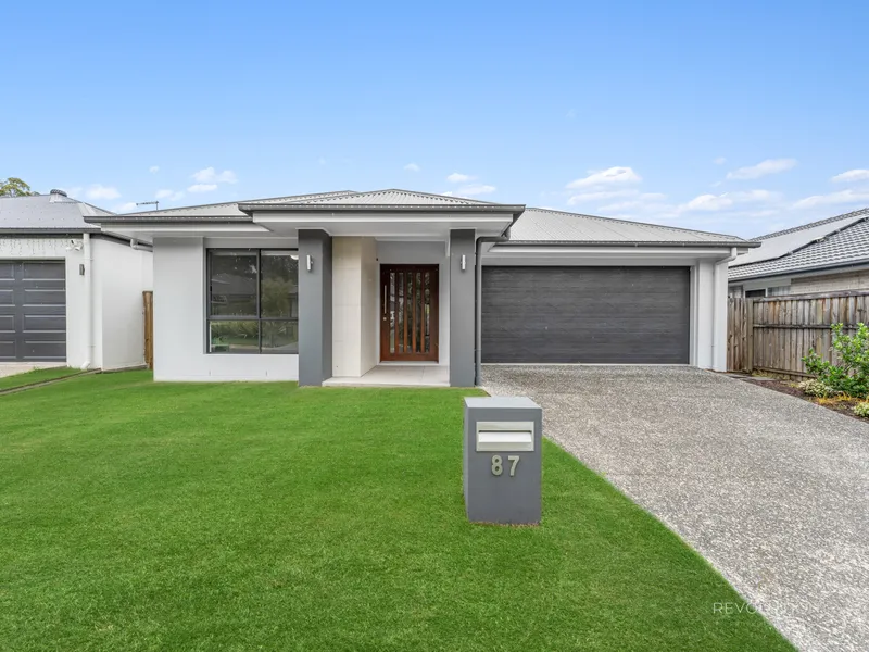 Luxurious Modern Oasis at 87 Kenneth Drive, Augustine Heights - A Dream Home with Every Amenity