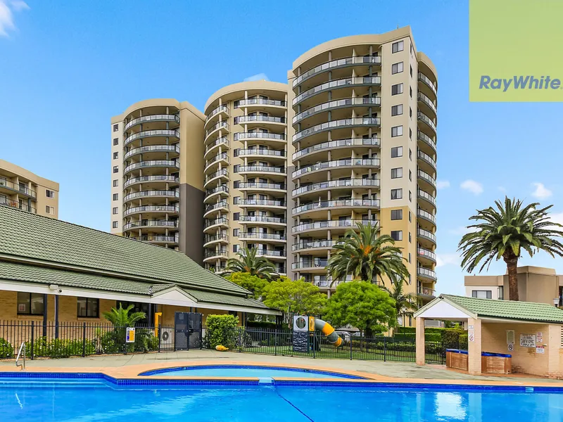 RESORT-STYLE LIVING IN MONARCO TOWERS