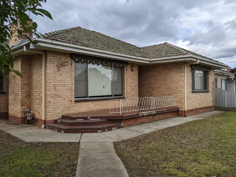 Generous Family Home Near To Park