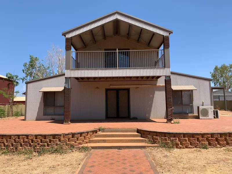 Beautiful large 4 bedroom & 2 bathroom home!