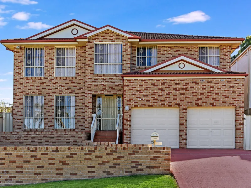 Quality Clarendon Homes design of immense space