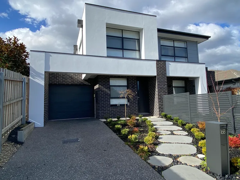 New Family Townhouse, Modern Bentleigh Living
