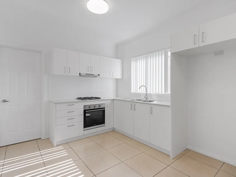 Unique house-like garden flat...