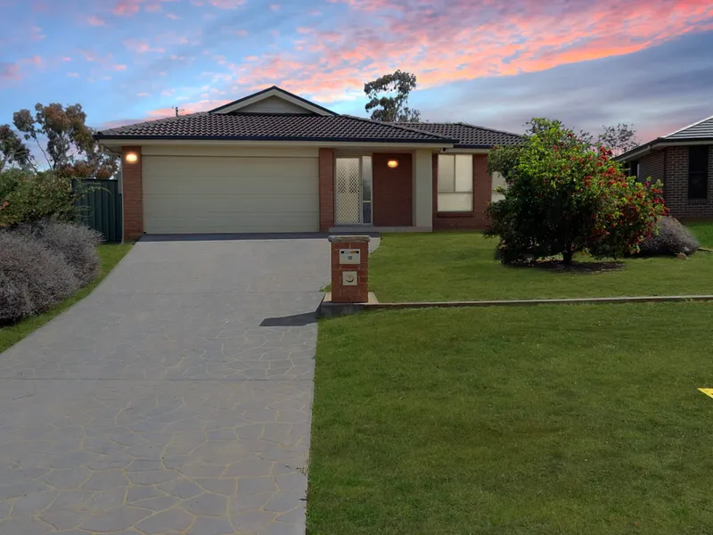 BRICK & TILE 4 BEDROOM HOME