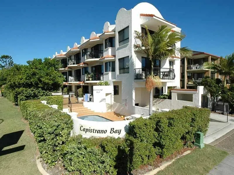 Gorgeous one bedroom apartment overlooking the Broadwater.....