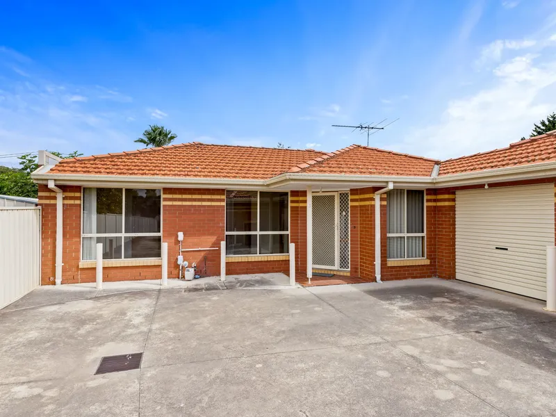 Walking Distance to St Albans Station, Schools & Shopping Centre