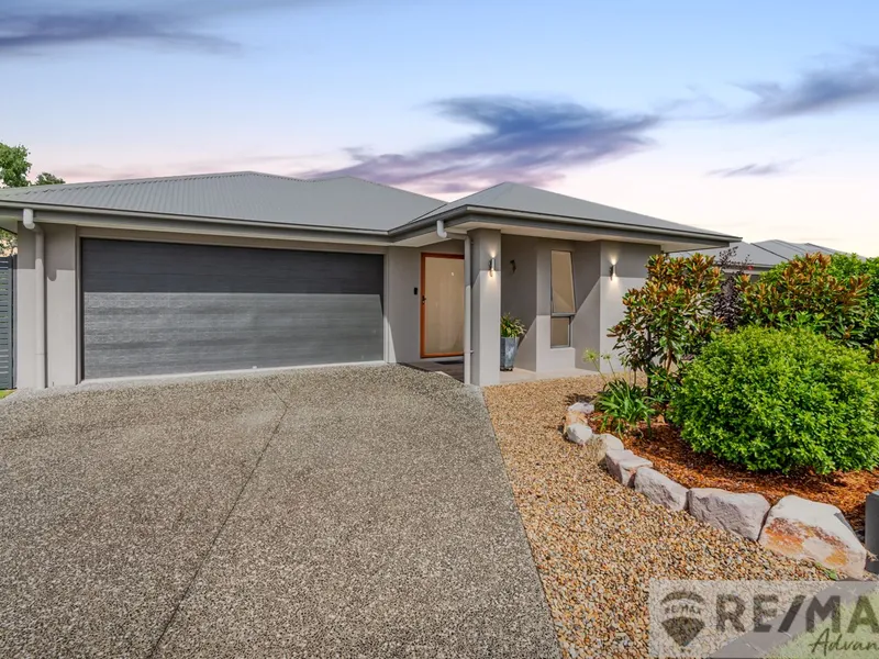 Modern Golf Course Living