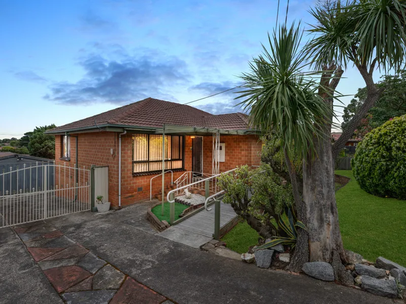 Classic beauty - quiet court!