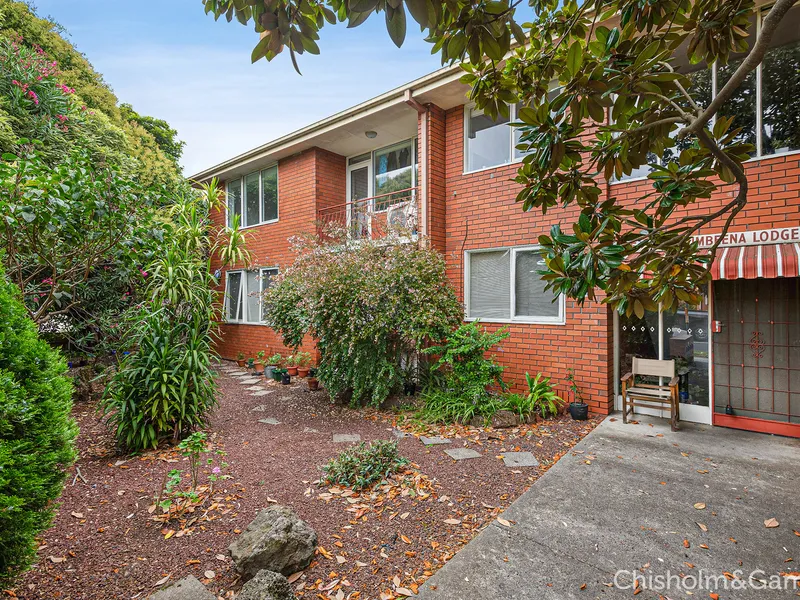A Leafy Hideaway in 'Murrumbeena Lodge'