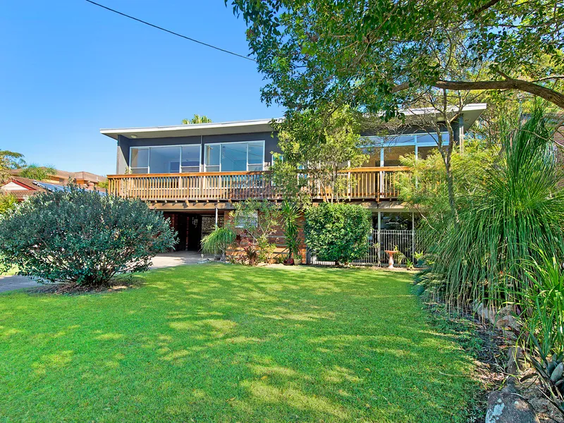Classic Dunbogan Beach House