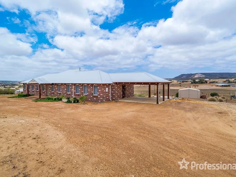 GORGEOUS FAMILY HOME