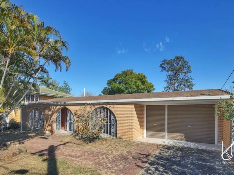 Unbeatable Location - Family home + pool within walking distance to everything!