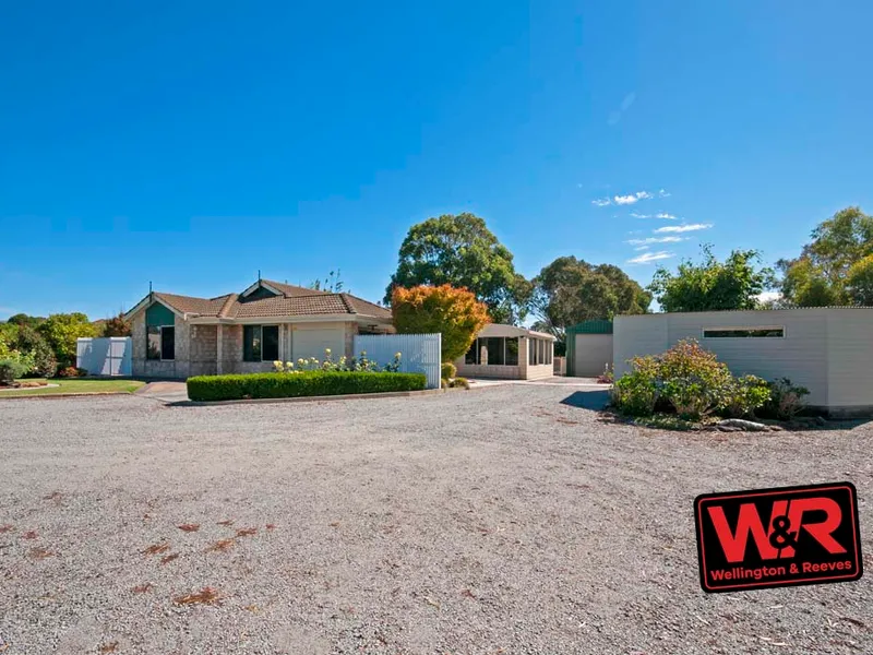 PRIVATE GARDEN PARADISE