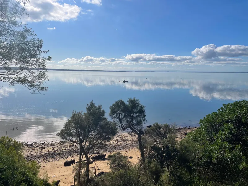 ONE ACRE - ABSOLUTE FORESHORE FRONTAGE!