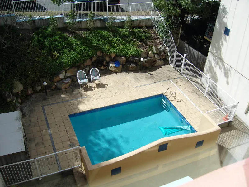 GREAT SIZE UNIT CLOSE TO THE CITY WITH A COMPLEX POOL!