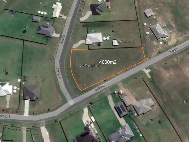 SPREAD OUT AND RELAX ON THIS ACREAGE BLOCK IN THE POPULAR PINDARI ESTATE, SHARON