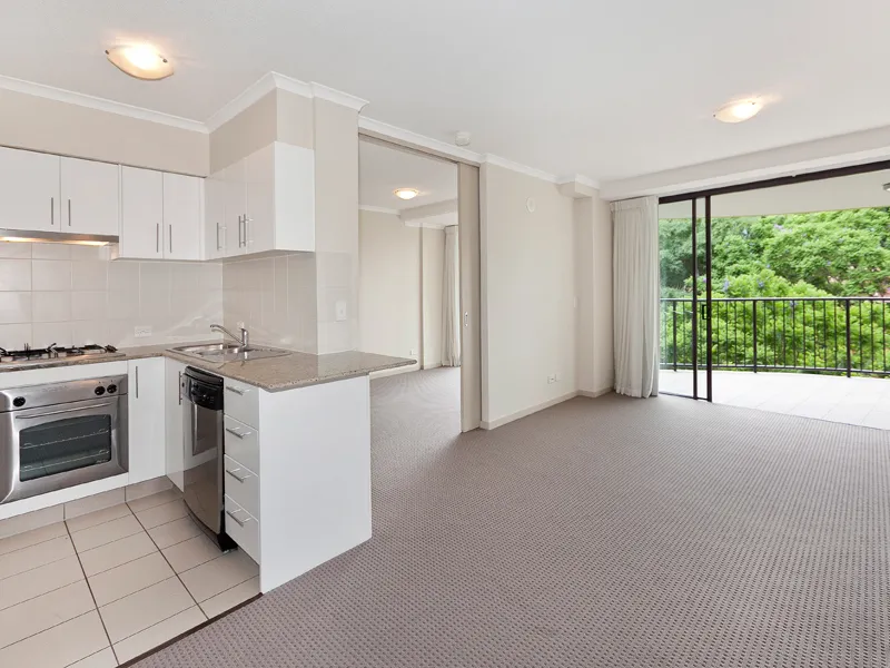 Break Lease - Spacious 1 bedroom apartment - will not last!