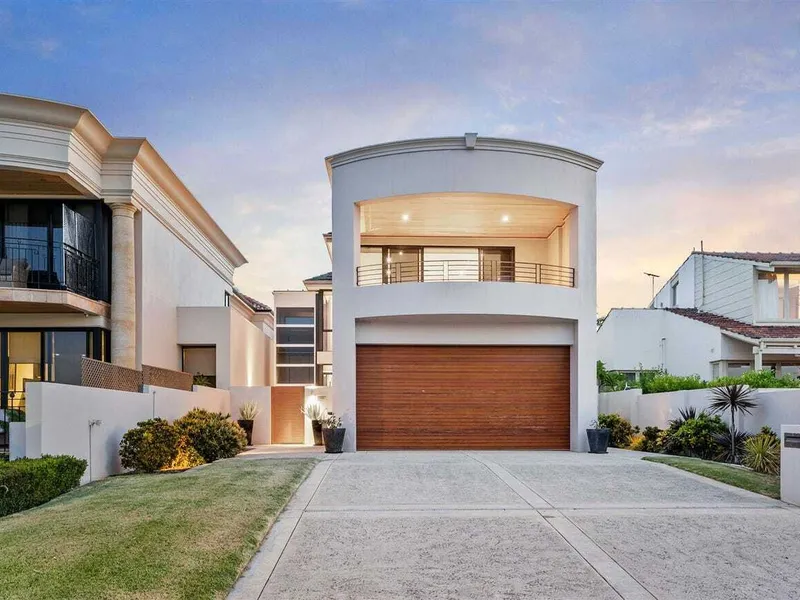 City Skyline At Your Doorstep!