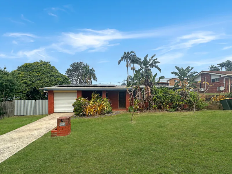 TIDY HOME WITH SIDE ACCESS!!